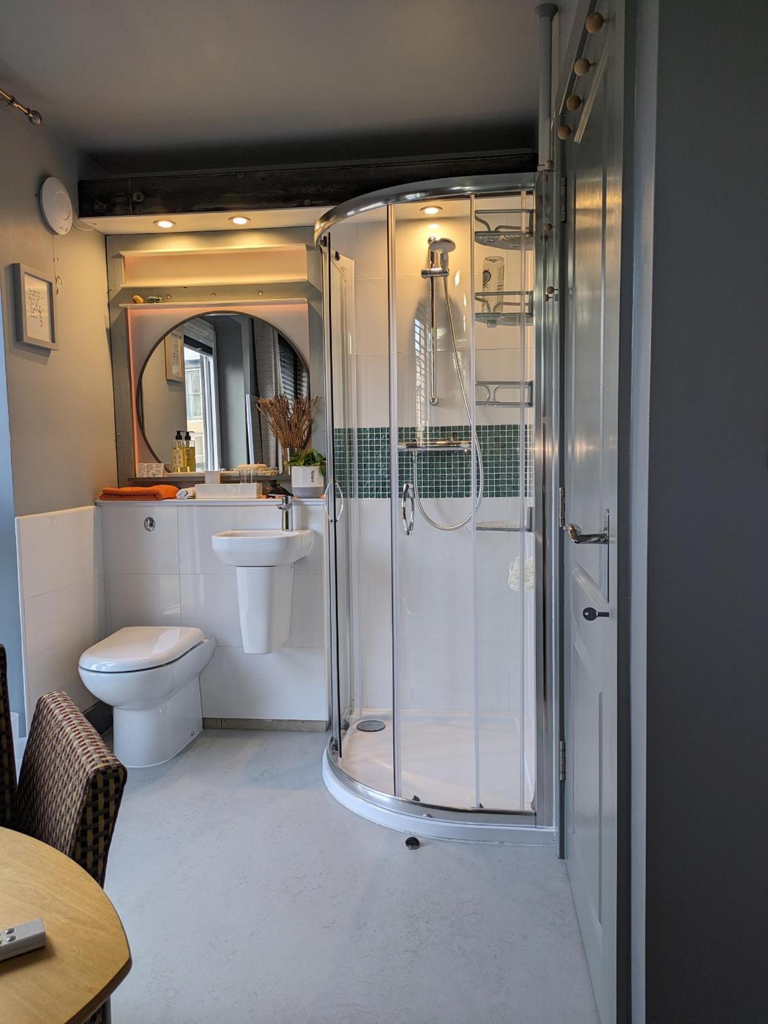 2 Homestay Guest Rooms ฮันติงตัน ภายนอก รูปภาพ